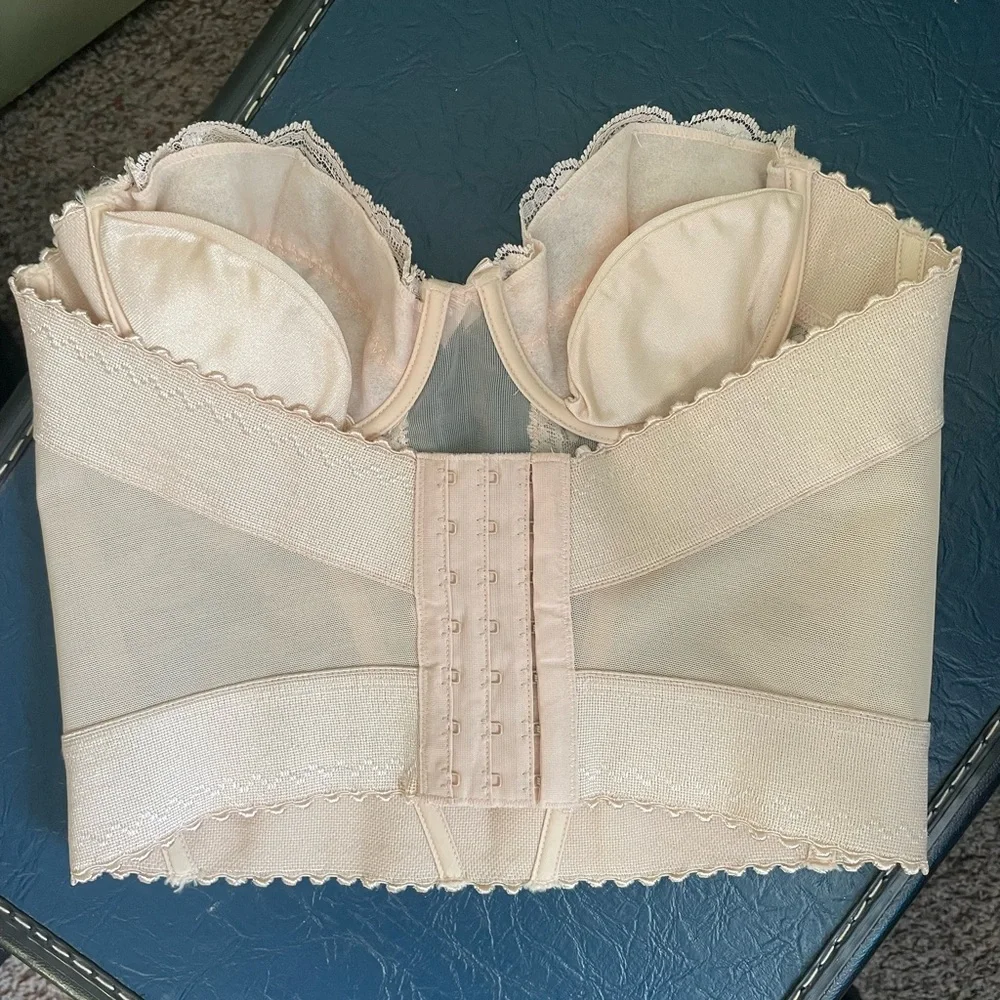 VTG Frederick's of Hollywood Lace Bustier in Cream - Picture 3 of 6
